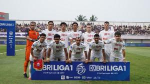 foto-tim-persija-di-liga-1-baju-putih.jpg