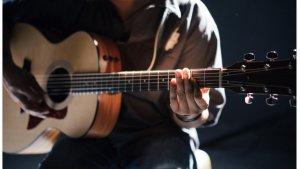 ilustrasi-main-gitarrrr.jpg