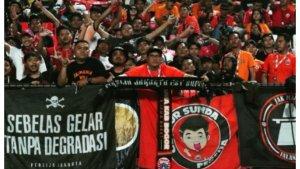 ketua-umum-the-jakmania-diky-soemarno-tur.jpg