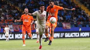lilipaly-kontrol-bola-lawan-persija.jpg