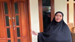 nurhayati-korban-pencurian-uang-tunai-paptop-dan-ps-4-di-rumah-sawangan-depok-saat-tarawih.jpg