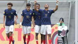pemain-prancis-u17-selebrasi.jpg