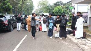 proses-pemulangan-ratusan-wni-penyintas-perang-sudan-dari-asrama-haji-jakarta.jpg