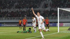 raven-putih-selebrasi.jpg