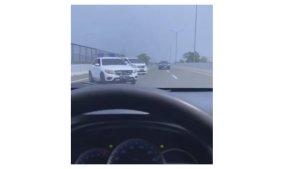 rombongan-mobil-mewah-putar-balik-dan-lawan-arah-di-Tol-Desari-viral-di-media-sosial.jpg