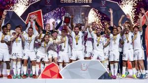 selebrasi-el-real-usai-mengalahkan-barca.jpg