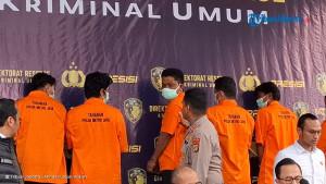 tsk-baris-pembakaran-mobil-polisi.jpg