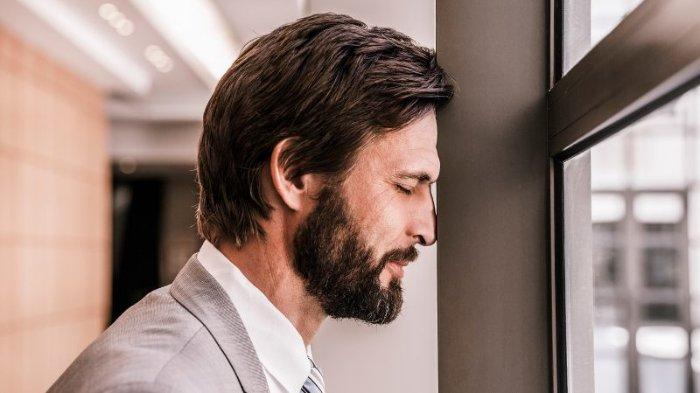 Kerap Insecure! 3 Zodiak Ini Sulit Mencintai Diri Sendiri, Kamu Termasuk Nggak Nih?