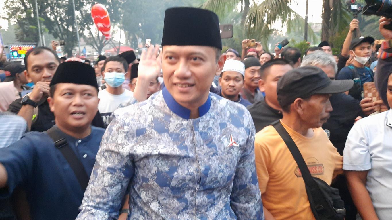 AHY-saat-tiba-di-Masjid-Agung-Al-Barkah-Kota-Bekasi-Minggu-1642023.jpg