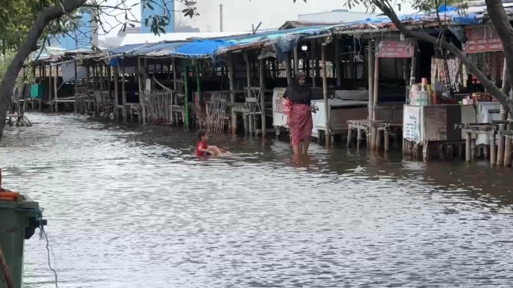 BANJIR-ROB-Banjir-rob-di-Pantai-Marunda-Cilincing.jpg