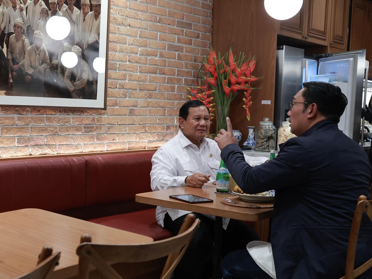 Bakal-capres-KIM-Prabowo-Subianto-dan-Ridwan-Kamil-makan-bersama-1.jpg