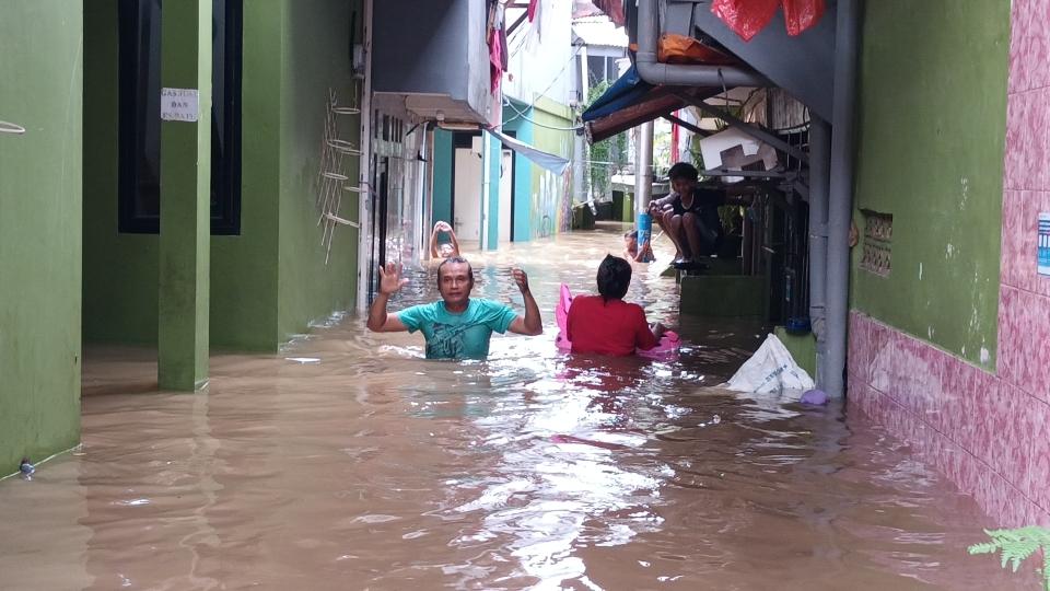 Banjir-yang-merendam-permukiman-warga-Kebon-Pala-Jatinegara-Jakarta-Timur-Senin-2722023.jpg