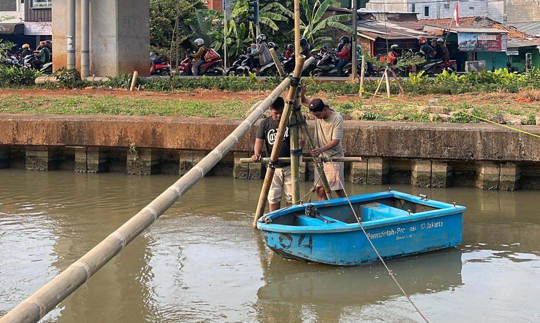 Besok Warga Gelar Lomba Titian Bambu dan Gebuk Bantal di Aliran Kalimalang