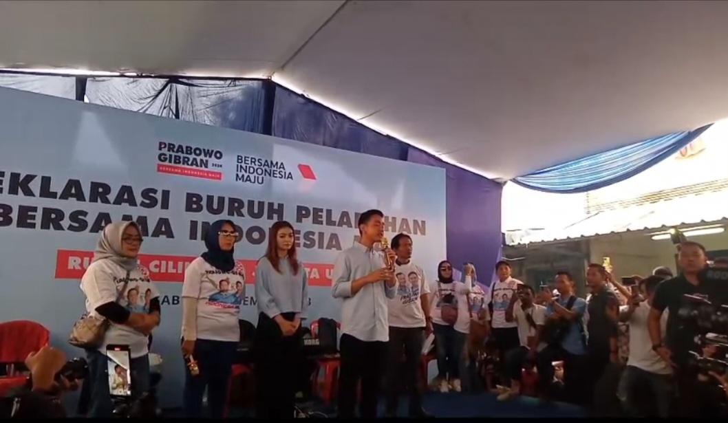 Cawapres-nomor-urut-dua-Gibran-Rakabuming-Raka-saat-berbicara-di-depan.jpg