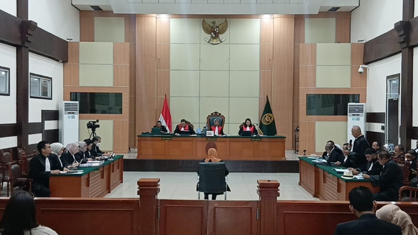 Sidang Kasus Ijazah Jokowi, Penasihat Hukum Dokter Tifa Minta Hakim Batalkan Dakwaan JPU - Tribunjakarta.com