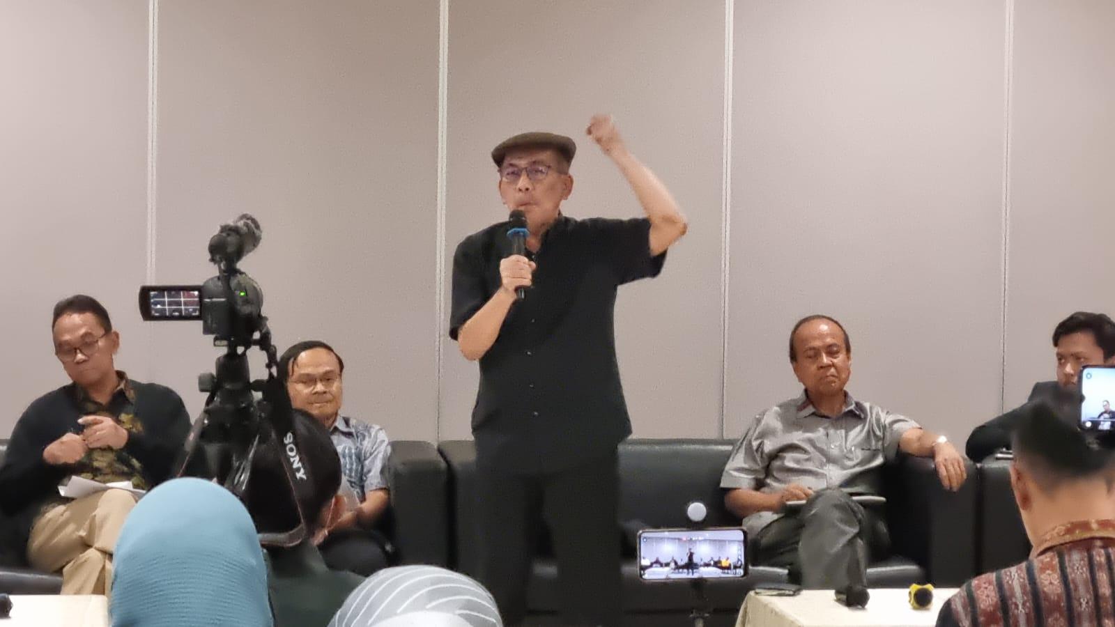Ekonom-senior-Faisal-Basri-saat-hadir-dalam-Seruan-Salemba.jpg