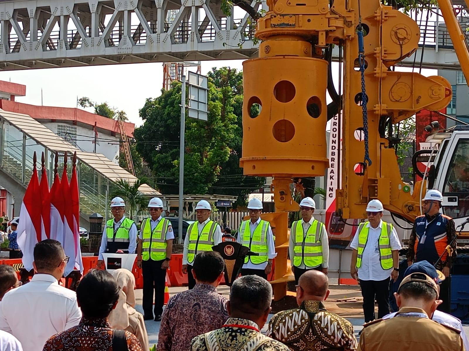 Groundbreaking-pembangunan-LRT-Jakarta-Fase-1B-di-Stasiun-Velodrome-Rawamangun.jpg