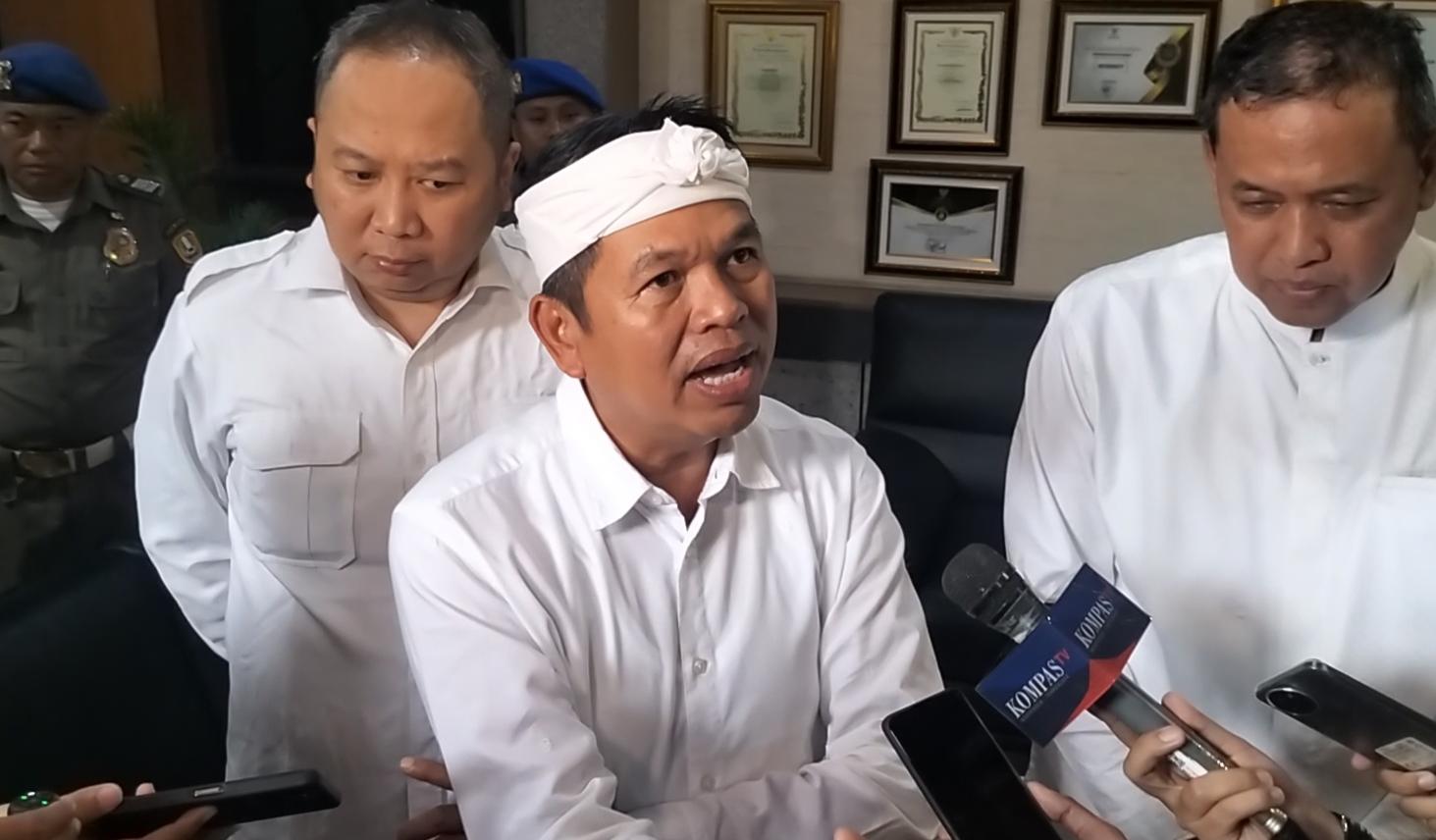 Gubernur-Jawa-Barat-Dedi-Mulyadi-di-kantor-Wali-Kota-Bekasi.jpg