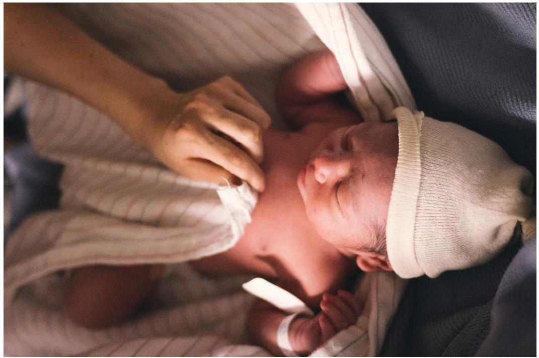 Pasutri Muda, Simak Nih Cara Memandikan Bayi Baru Lahir, Cukup 3 Kali Seminggu?