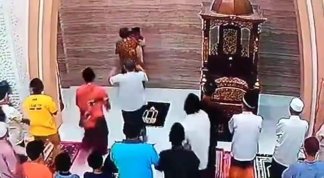 Viral Imam Diserang Makmum Saat Salat Magrib di Masjid Wilayah Bekasi: Dipukul Usai Baca Alfatihah