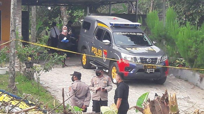 Rumah Perwira Polisi dan Banpol Digeledah! Golok untuk Habisi Tuti dan Amalia Akhirnya Ditemukan?