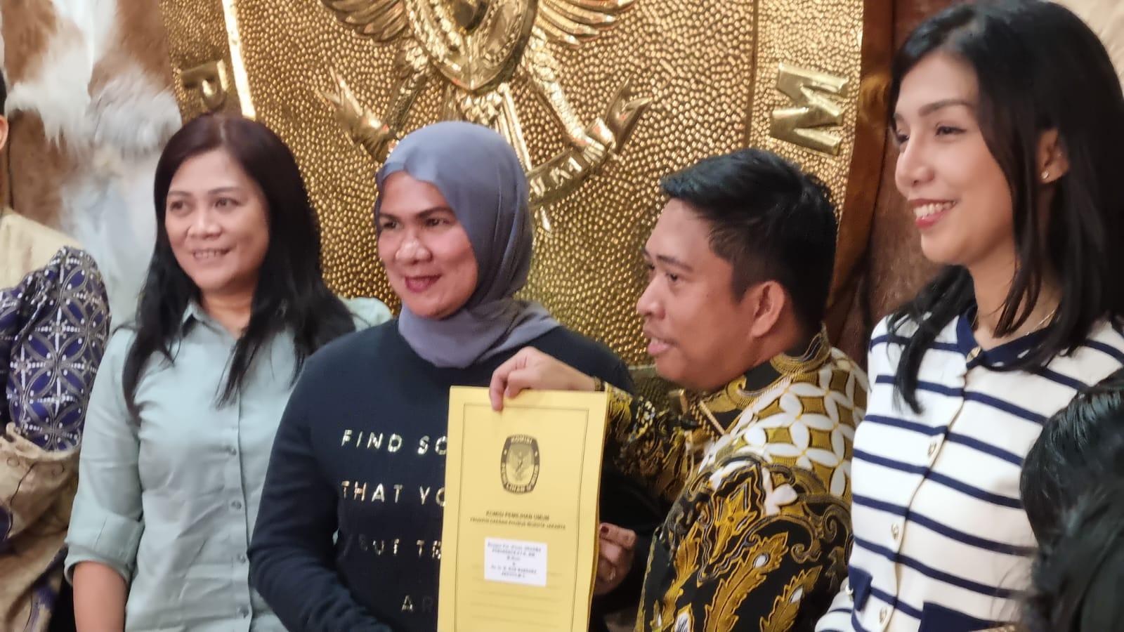 KPU-DKI-Jakarta-menyerahkan-bakal-berlaga-di-Pilkada-Jakarta-2024.jpg