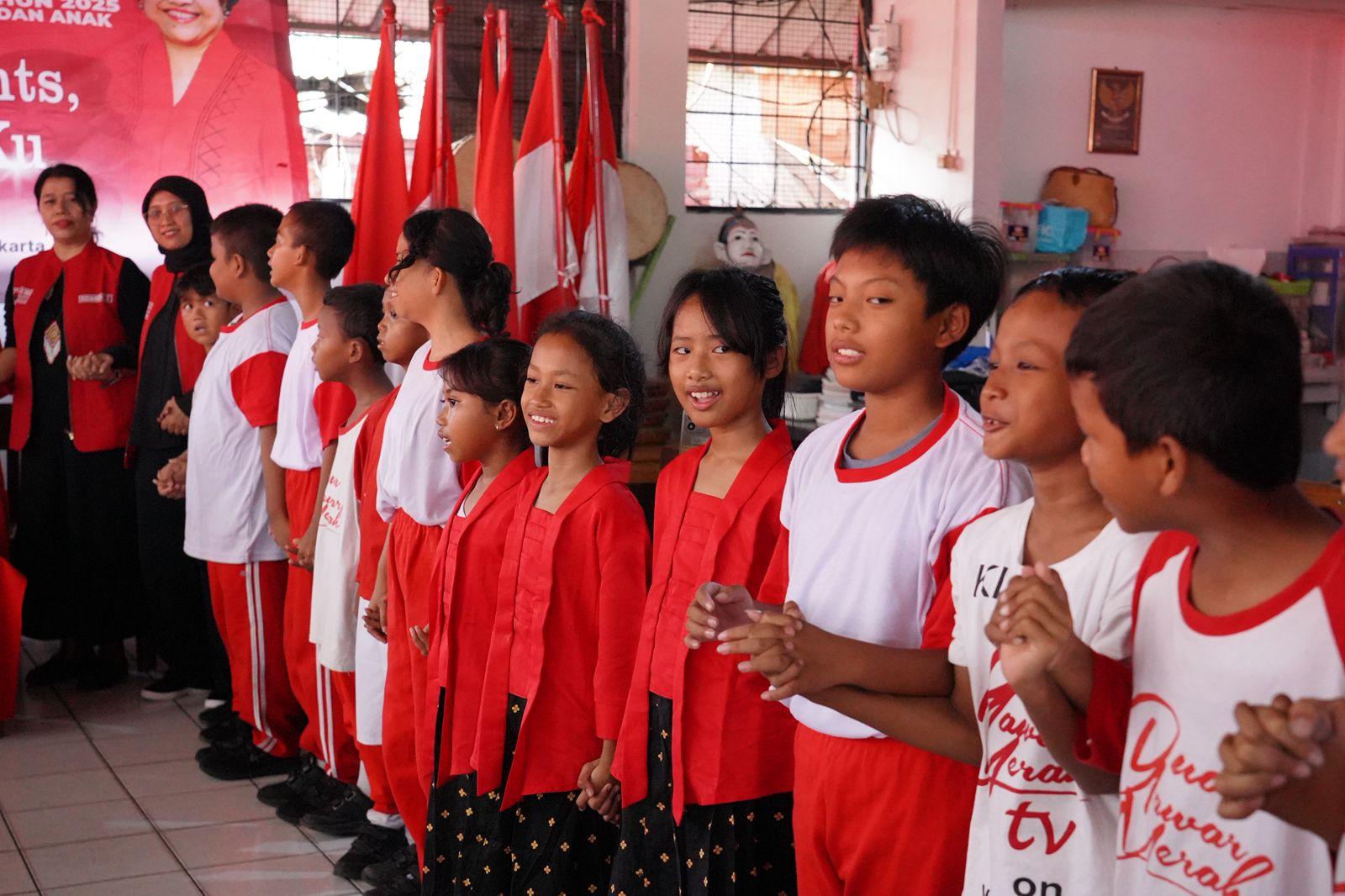 Kader-PDI-Perjuangan-peringati-Hari-Anak-Sedunia-d.jpg