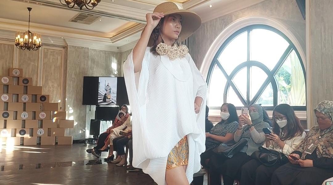 Karya 7 Mahasiswa Indonesia Bakal Mejeng di Thailand Fashion Week 2023