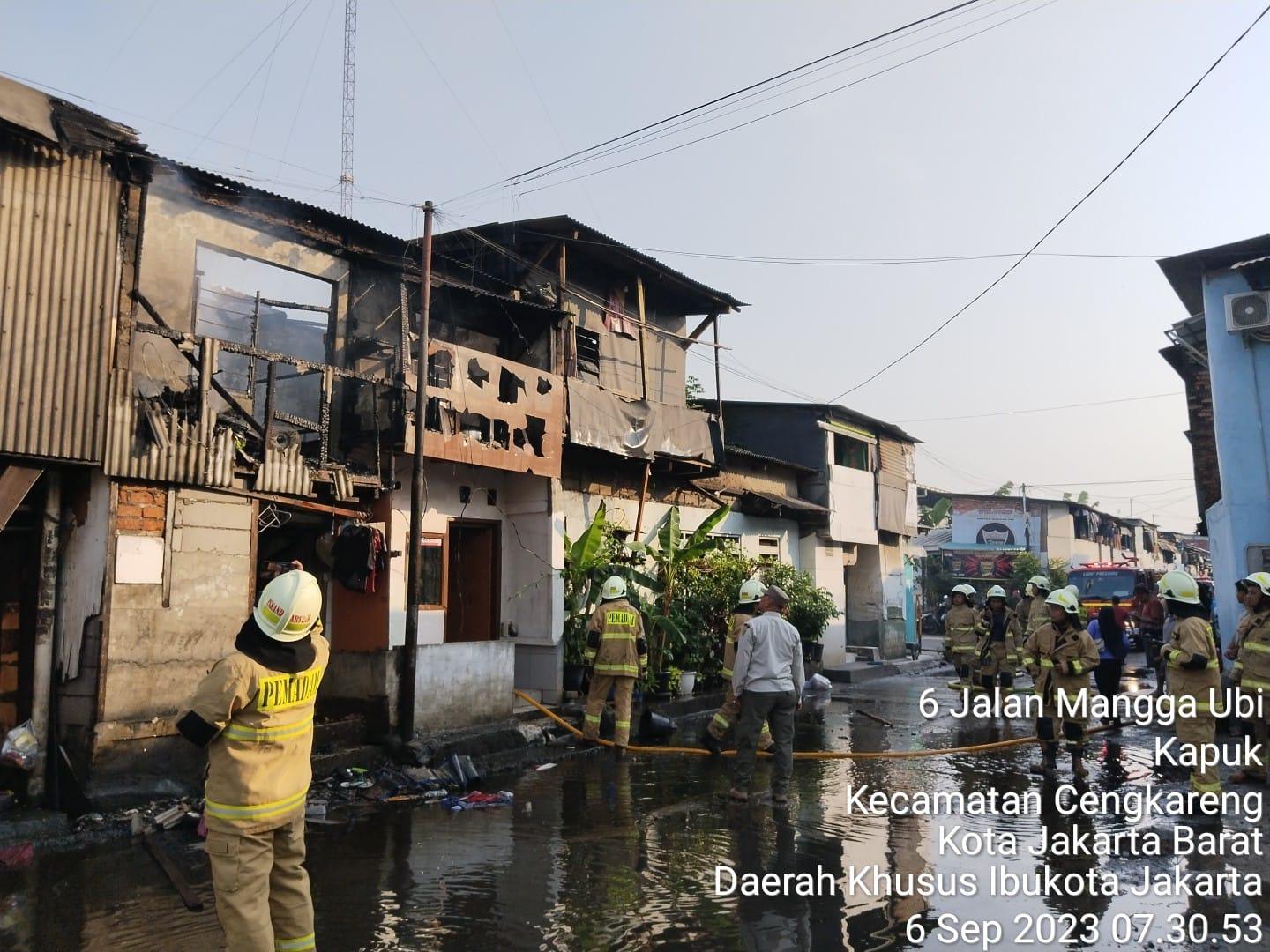 Kebakaran-melanda-permukiman-padat-di-kawasan-Kapuk.jpg