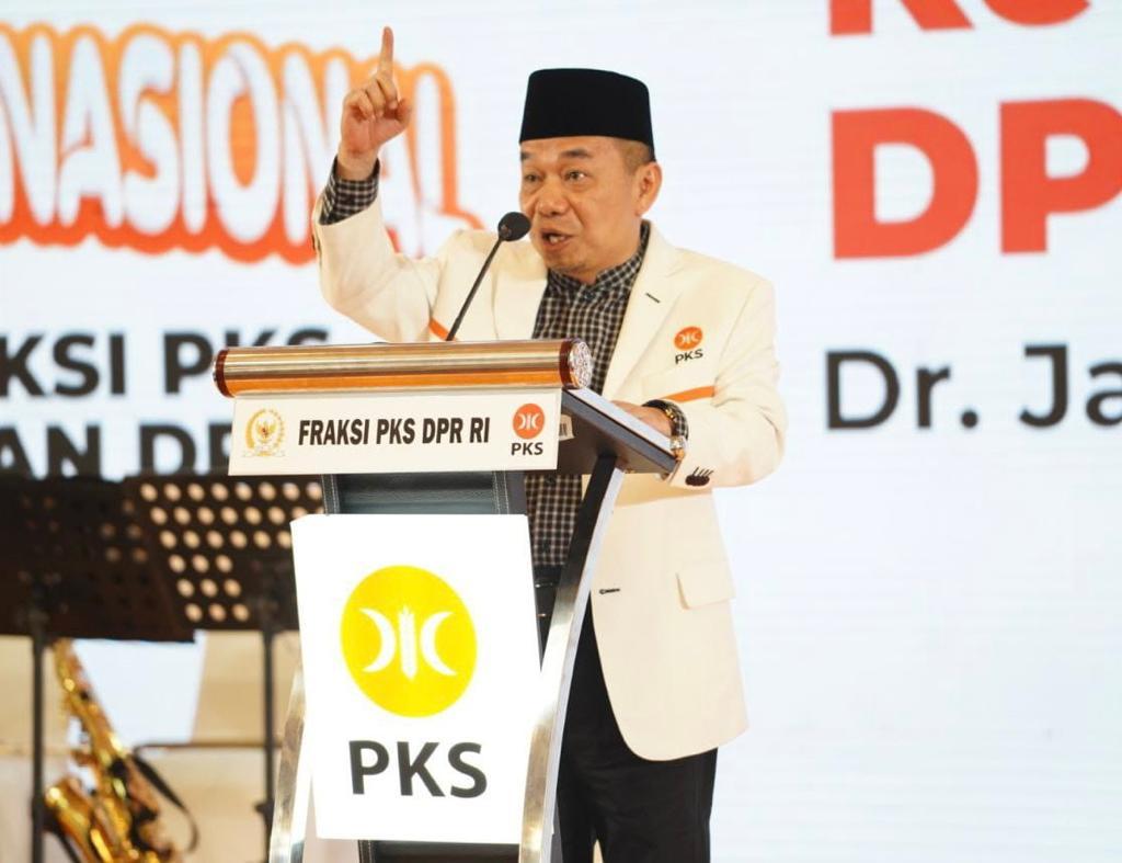 Ketua-Fraksi-PKS-Jazuli-Juwaini-dalam-acara-konsolidasi-Fraksi-PKS-2.jpg