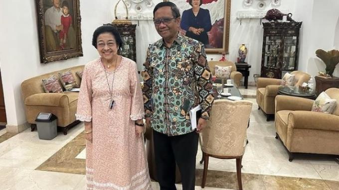 Ketua-Umum-PDIP-Megawati-Soekarnoputri-bertemu-Mahfud-MD-di-Teuku-Umar-Selasa-17102023.jpg