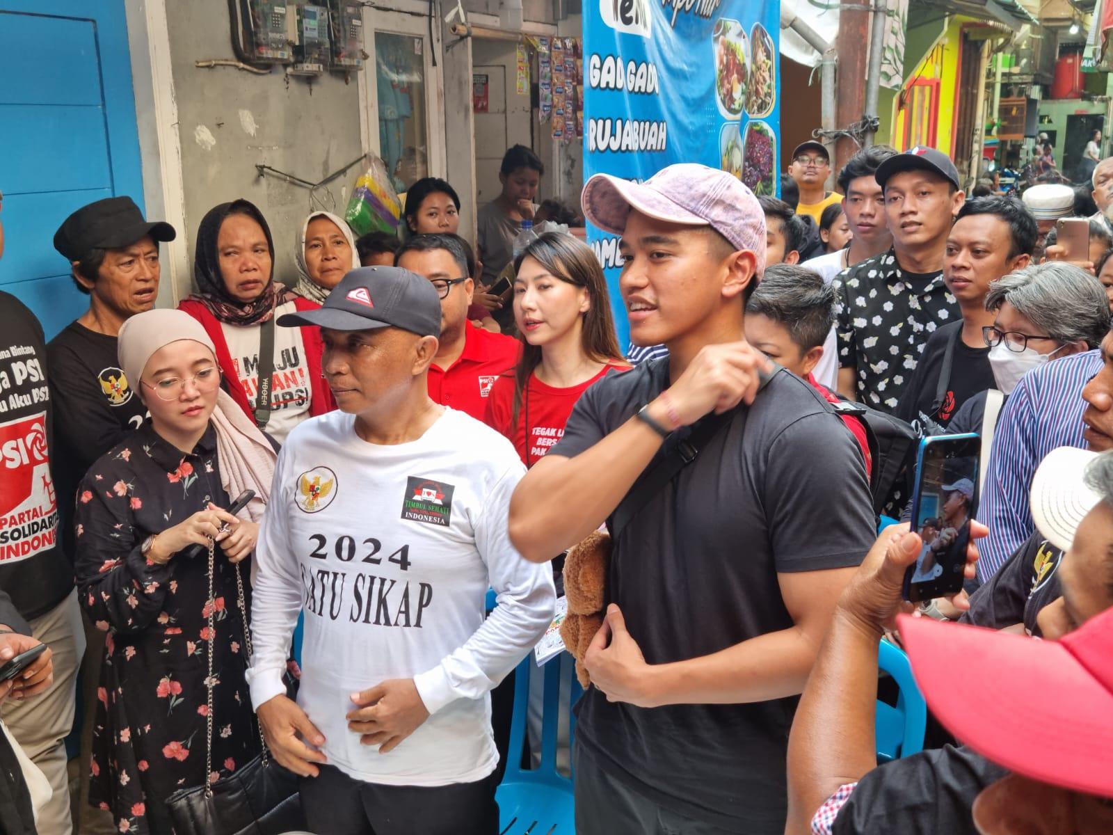 Ketua-Umum-PSI-Kaesang-Pangarep-blusukan-di-Penjernihan.jpg