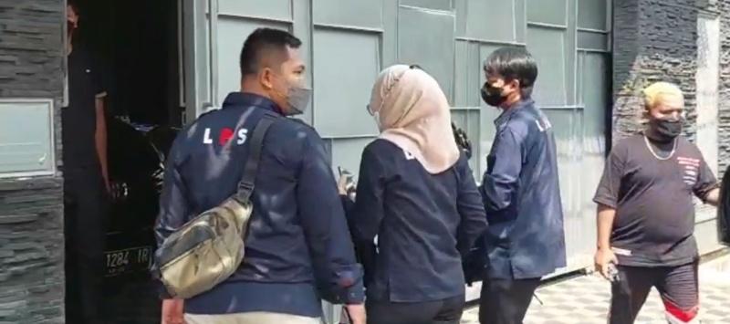 Naik Fortuner, LPSK Datangi Rumah Pribadi Ferdy Sambo Lakukan Asesmen ke Putri Candrawathi