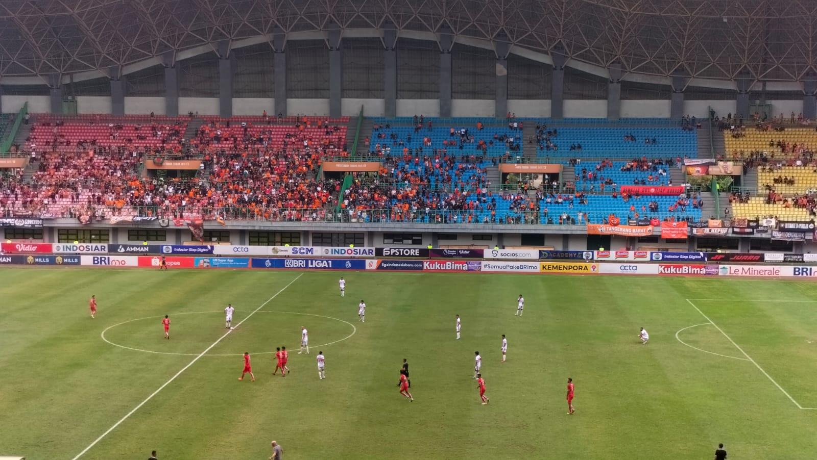 Laga-Persija-Jakarta-vs-PSM-Makassar-di-Stadion-Patriot-Candrabhaga-Kota-Bekasi.jpg