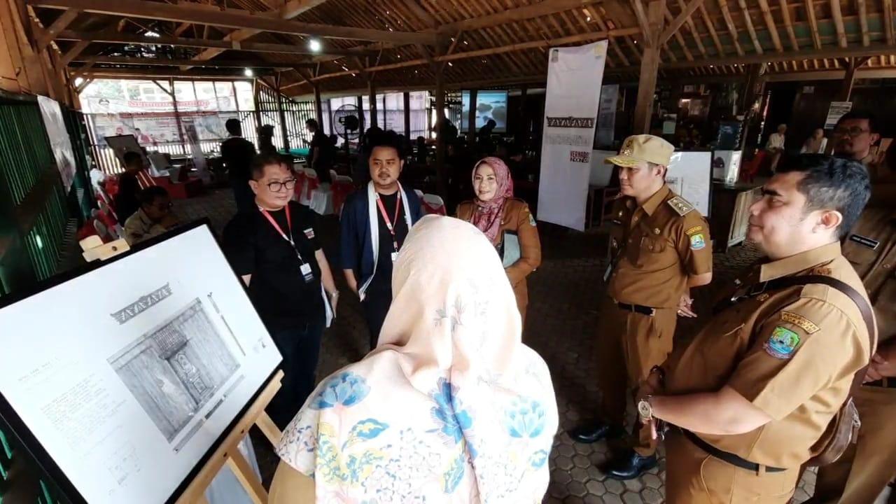 Mahasiswa-ASEAN-kunjungi-rumah-adat-Kampung-Kranggan-Jatisampurna-Kota-Bekasi.jpg