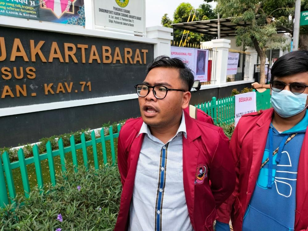 Massa-Koalisi-Mahasiswa-Hukum-Nusantara-kembali-melakukan-demo-di-PN-Jakarta-Barat.jpg
