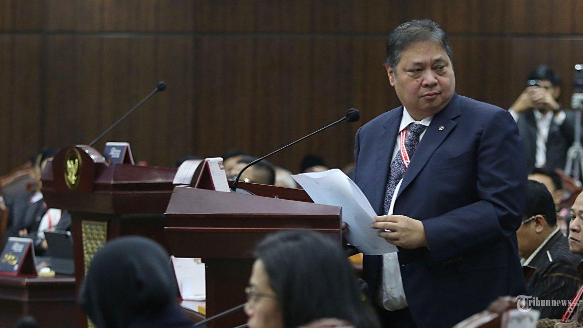 Pengamat Sebut Keterangan Airlangga Hartarto di Sidang MK Komprehensif Soal Bansos