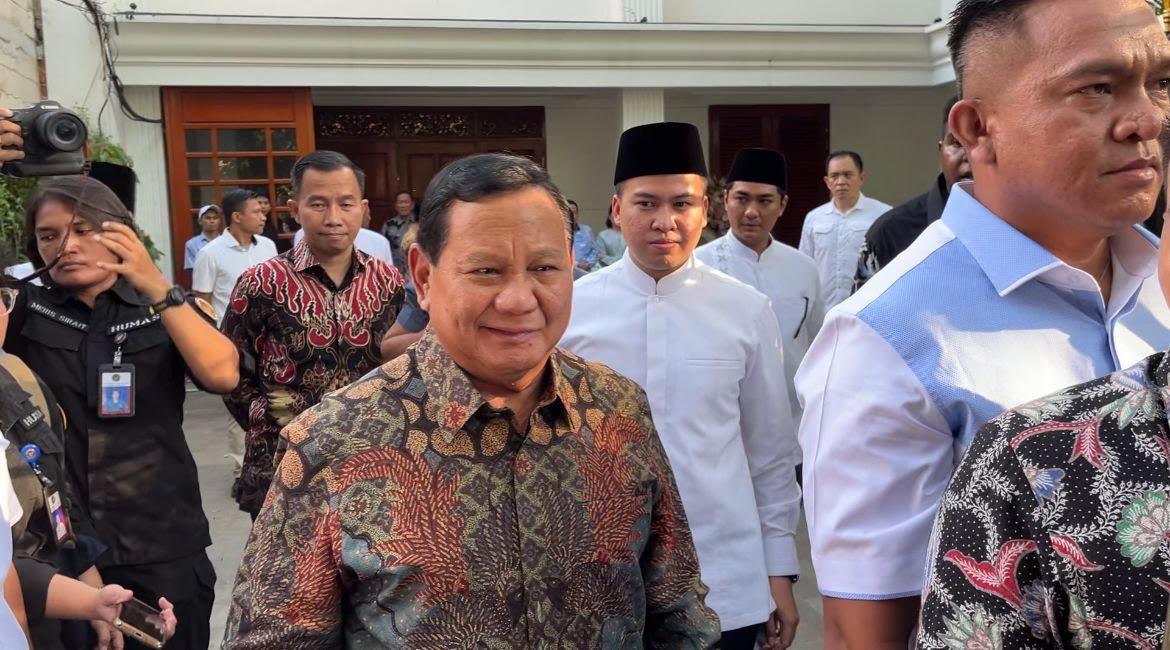 Menteri-Pertahanan-RI-Prabowo-Subianto-menyampaikan-selamat-Idulfitri-1445-Hijriah-kepada-seluruh.jpg