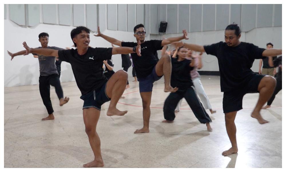 NATIONAL-DANCE-COMPETITION-Latihan-penari.jpg