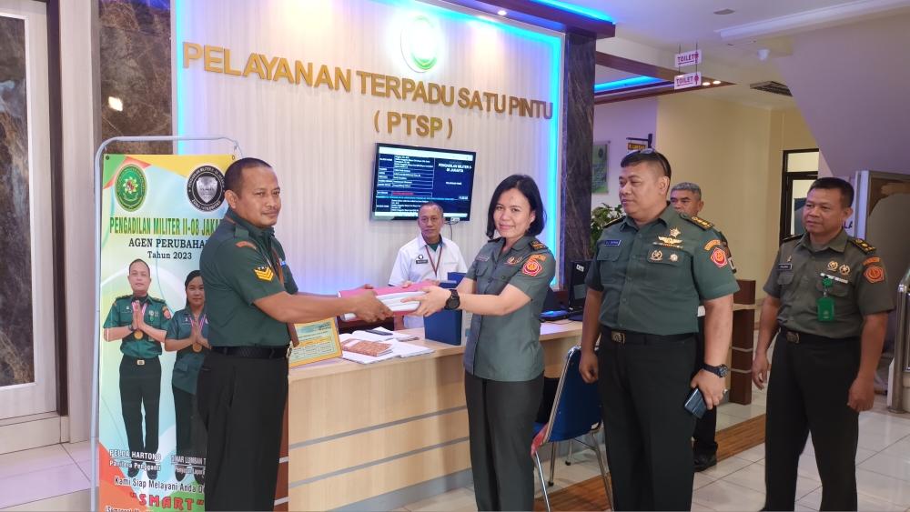 Oditurat-Militer-II-07-Jakarta-saat-melimpahkan-berkas-perkara-kasus-pembunuha.jpg