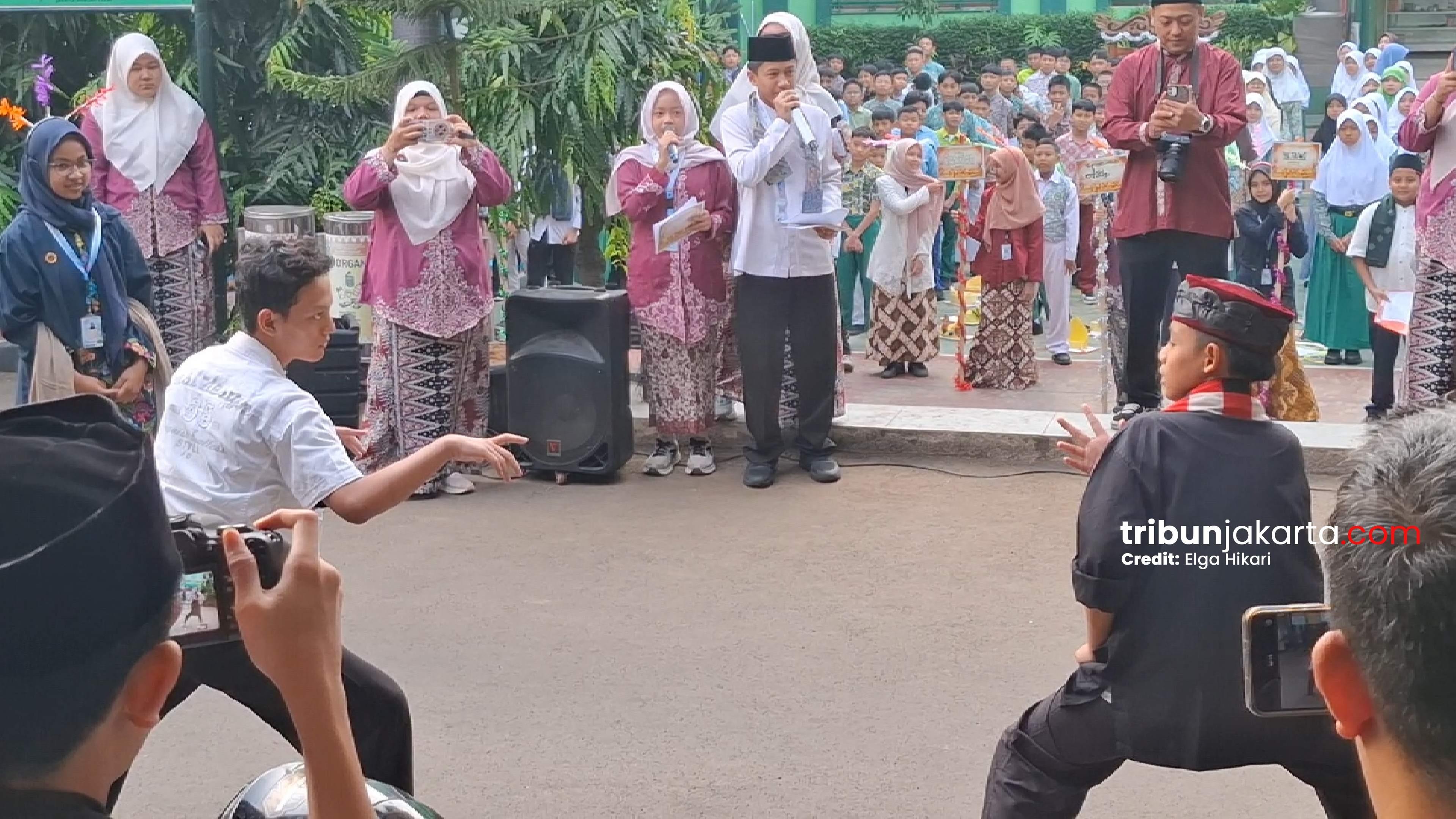 Palang Pintu Meriahkan MATAMUDA di MTSN 41 Jakarta, Murid Baru Diajak Kenal Budaya Betawi - Tribunjakarta.com