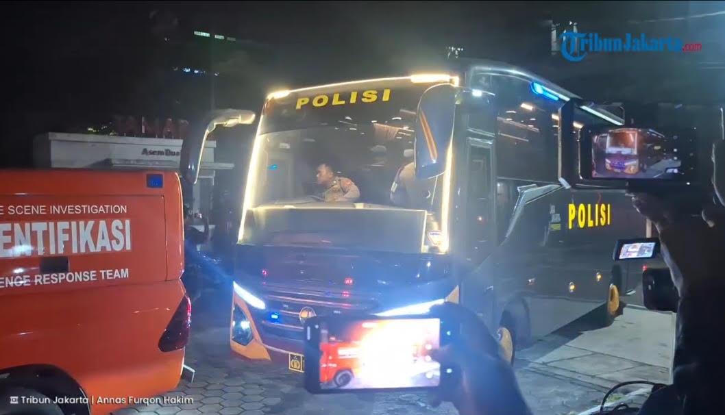 Di Sela Penggeledahan Ruko Cipete, Polisi Sempatkan Nobar Prancis Vs Maroko - Tribunjakarta.com