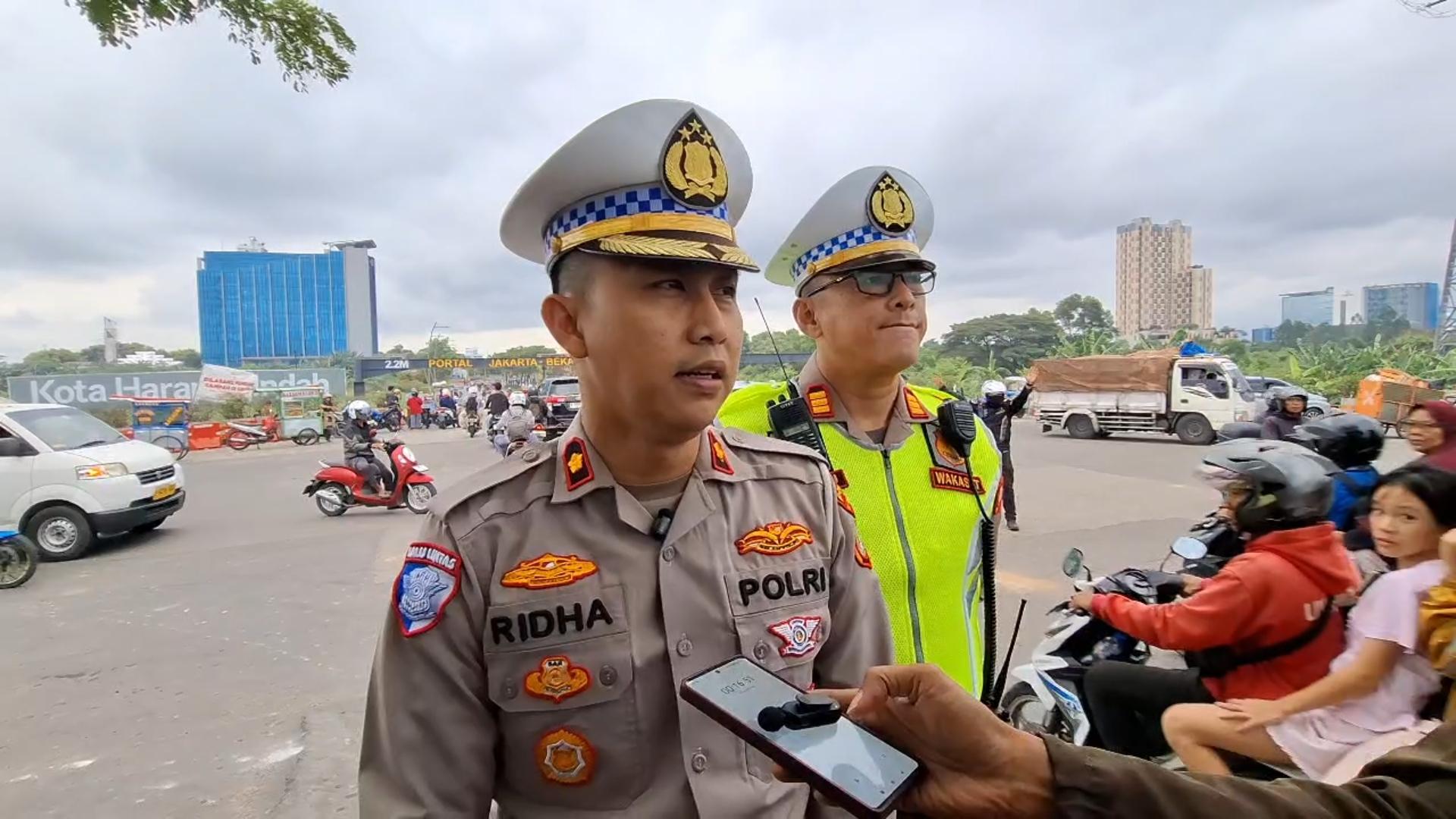 PENYEBAB-KEMACETAN-Polisi-mengungkap-penyebab-4.jpg