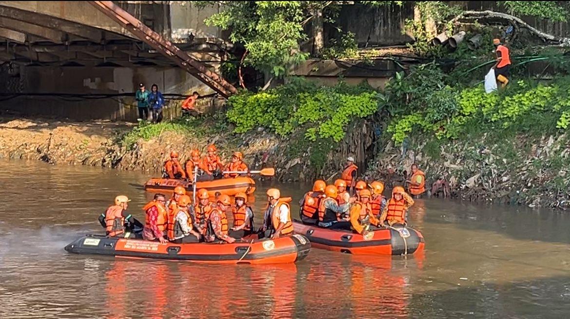 Gubernur Pramono Klaim Lanjutkan Normalisasi Ciliwung, Pengamat: Relokasi Harus Tegas! 