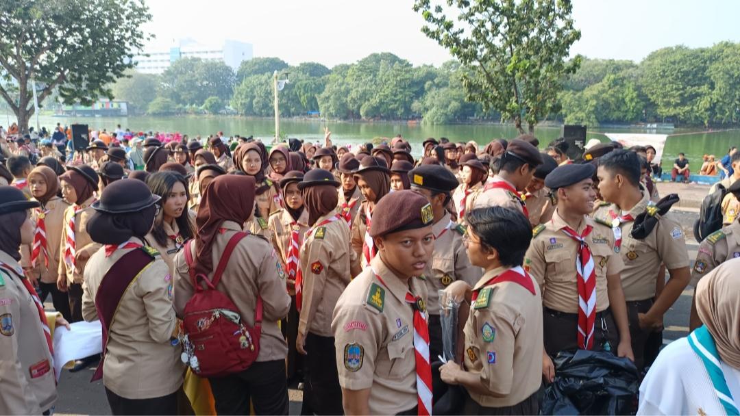 600 Anggota Pramuka Turun Tangan Ajak Warga Pilah Sampah Saat HBKB di Danau Sunter Jakarta Utara
