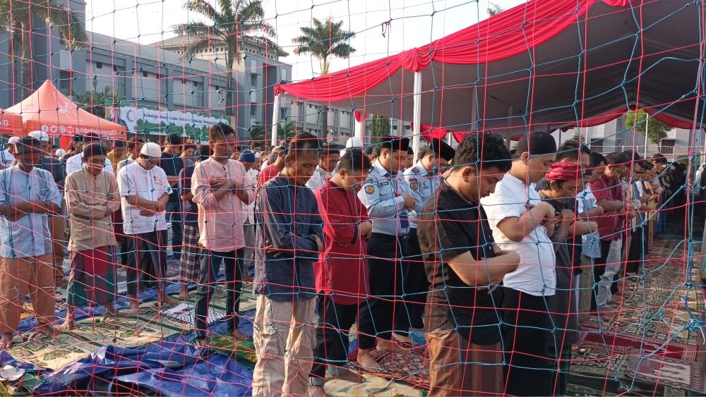 Pelaksanaan-Salat-Idulfitri-1444-Hijriah-di-lapangan-Lapas-Kelas-I-Cipinang-5.jpg