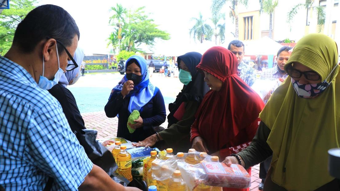 Pemkot-Tangerang-menggelar-Pasar-Murah-menyusul-meningkatnya-angka-inflasi-di-wilayahnya.jpg