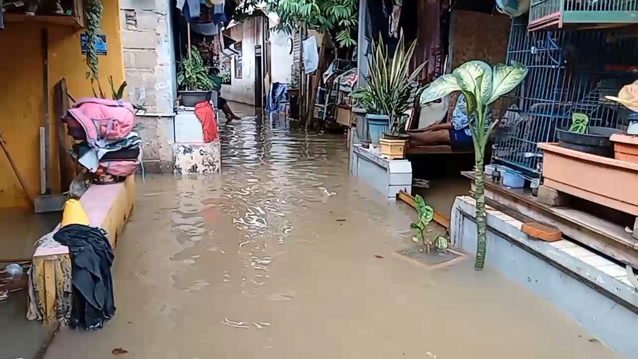 Permukiman-warga-Cipinang-Muara-yang-terdampak-banjir-luapan-Kali-Sunter.jpg