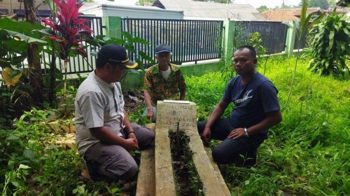 Pihak-Desa-Karangtanjung-Cililin-Kabupaten-Bandung-Barat-dan-keluarga-meninjau-makam-Halimah.jpg
