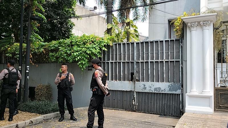 Polisi-menggeledah-rumah-Ketua-KPK-Firli-Bahuri-di-Jalan-Kertanegara-46.jpg